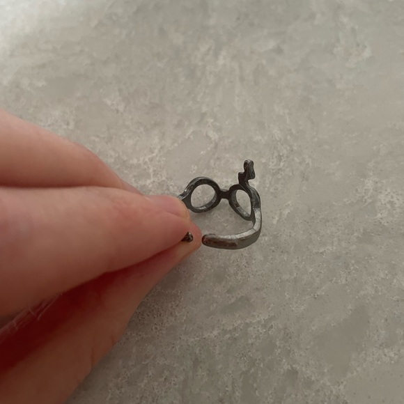 FREE Harry Potter Glasses and Lightning Bolt Adjustable Ring - Picture 5 of 6